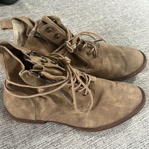 JUST FAB BEIGE COMBAT BOOTS